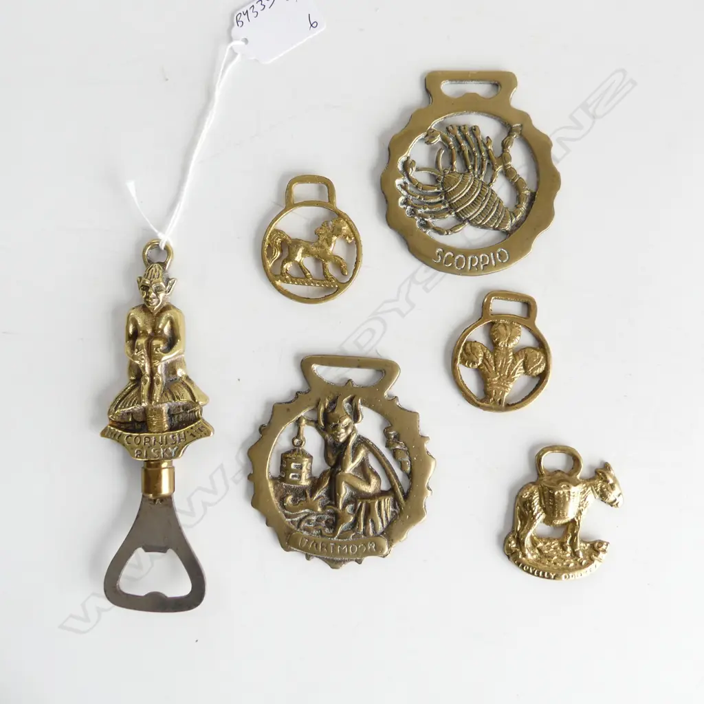 FIVE HORSE BRASSES + A NEAT 'CORNISH RISKY' BRASS FINIALED BOTTLE OPENER. Image 1++