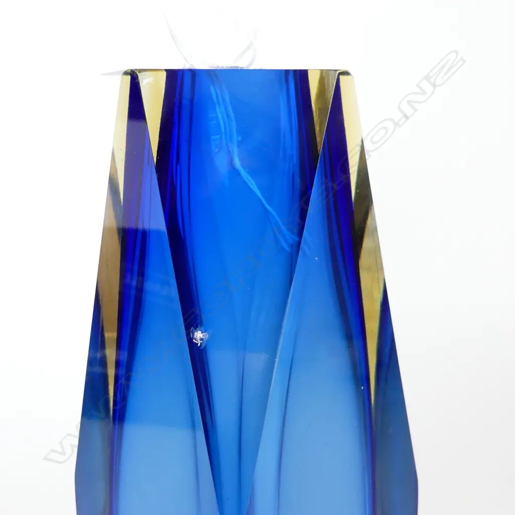MURANO BLUE AND AMBER SOMMERSO GLASS VASE (CHIP TO BASE & ONE ON THE SIDE) H.235mm Image 1++