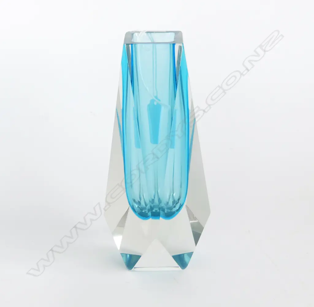 SML BLUE MURANO SOMMERSO FACET CUT GLASS VASE, H.160mm Image 1++