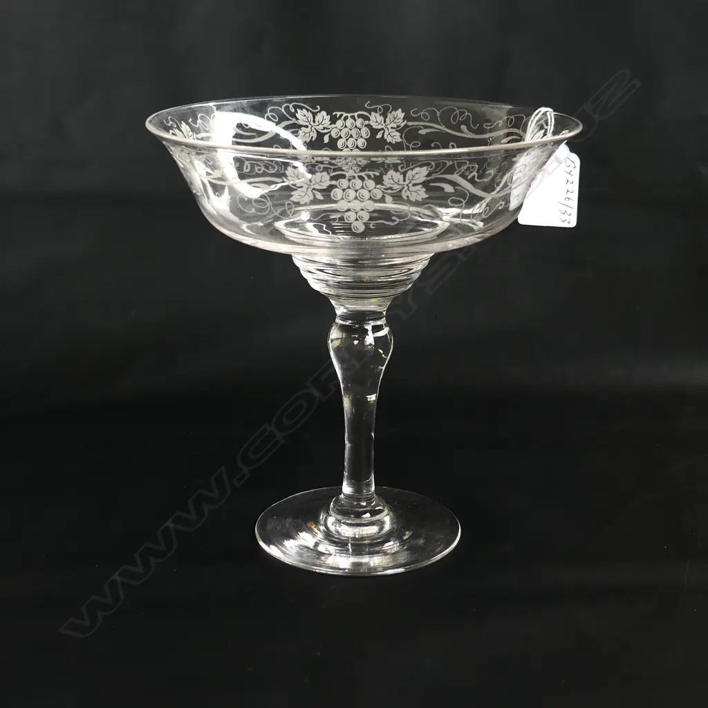 STUART CRYSTAL COMPORT WITH ETCHED GRAPE & VINE DECORATION, H. 17CM Image 1++