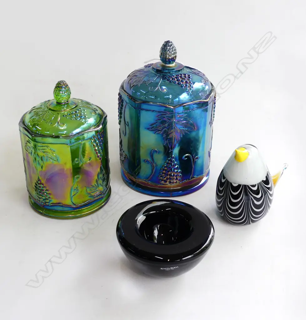 2 CARNIVAL GLASS LIDDED CONTAINERS, KOSTA BODA BOWL 110mm dia, ART GLASS BIRD Image 1++