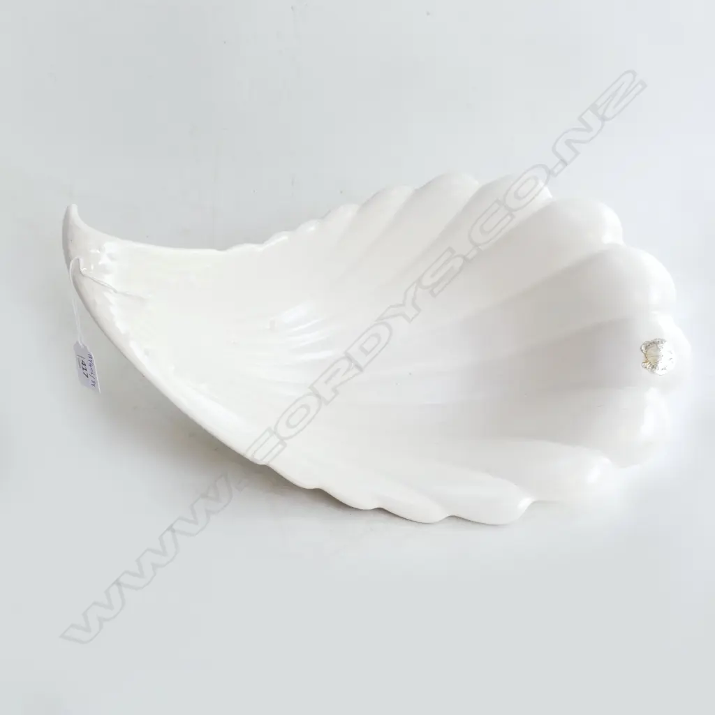 NZ CRAFTED WHITE POTTERY FLORAL DISH L420MM Image 1++