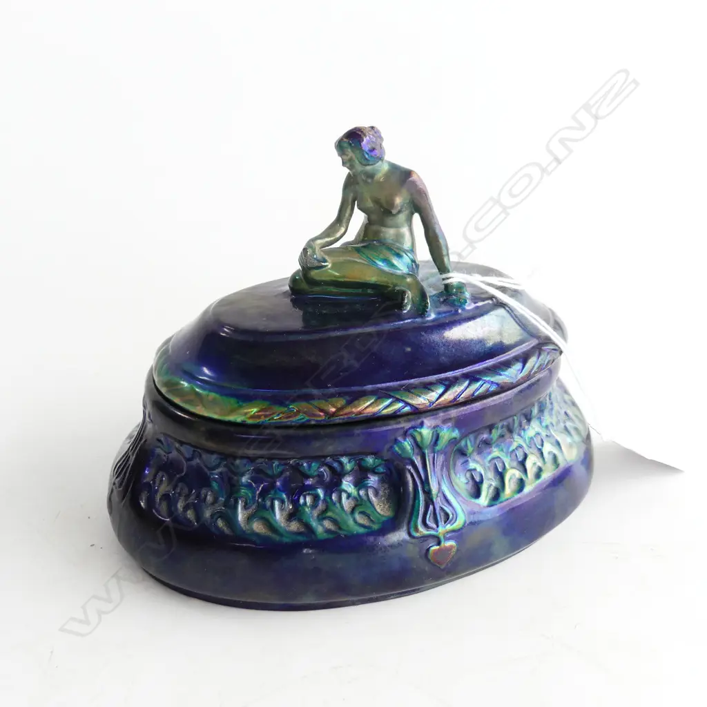 HUNGARIAN ZSOLNAY LUSTRE LIDDED BOX L.145mm minor damage Image 1++