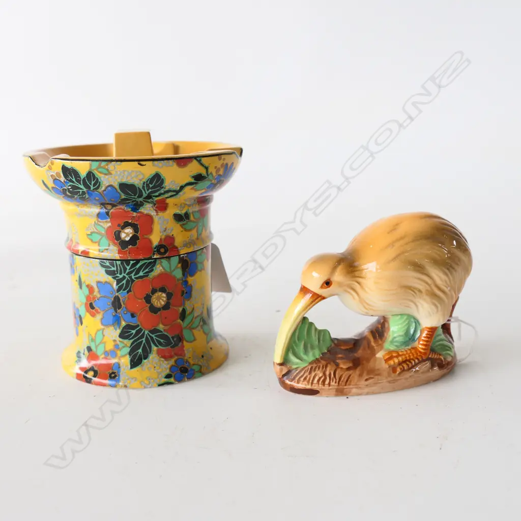 UNUSUAL 2 PCE COMBINATION ASHTRAY VASE BY WILKINSON IN AOF PATTERN + FOREIGN MADE OLD CHINA KIWI  Image 1++