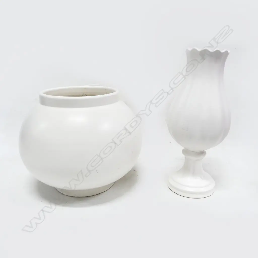 2 C/LYNN WHITE CHINA VASES H260MM & 200MM BOTH REPAIRED Image 1++