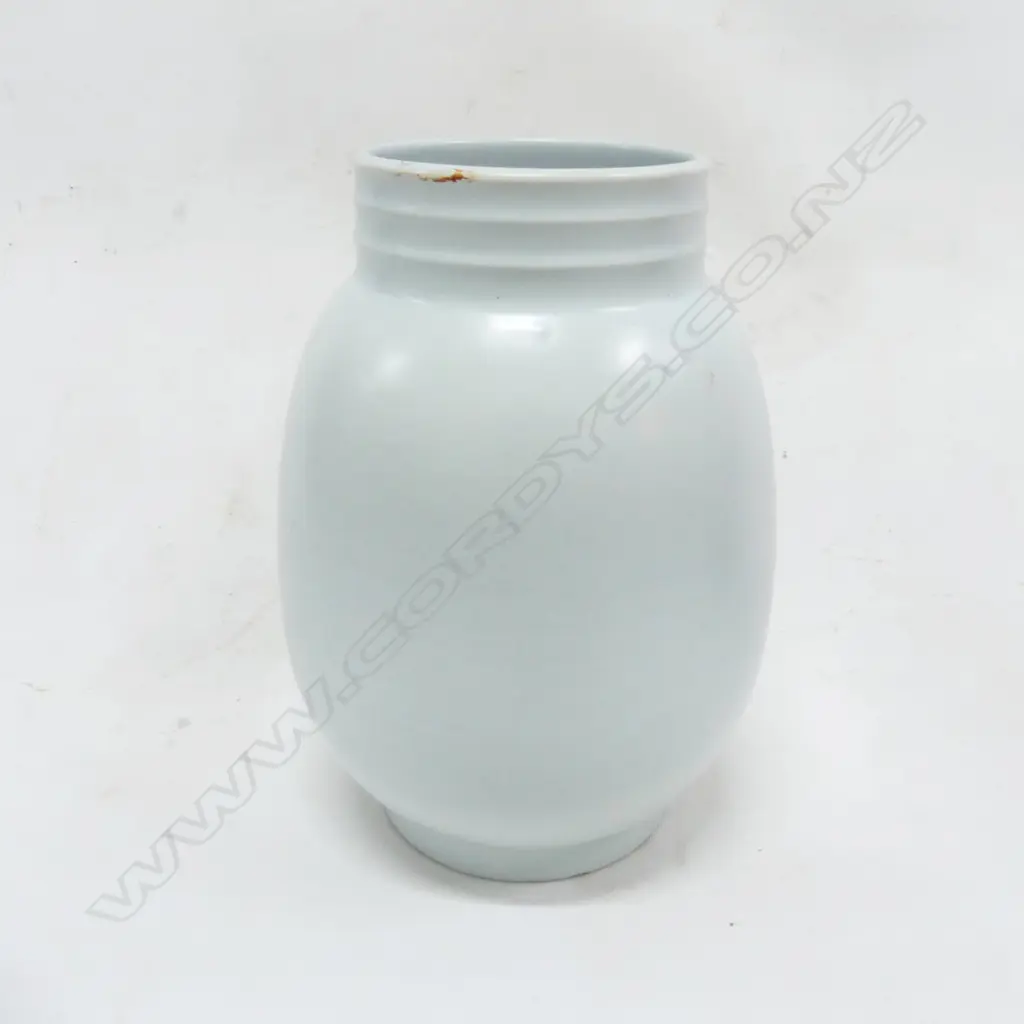 C/LYNN DUCK EGG BLUE HAND POTTED VASE H190 CHIPS TO BASE Image 1++