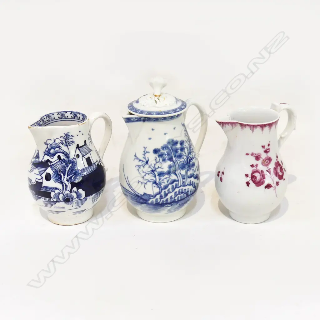 3 18thC PORCELAIN SPARROW BEAK JUGS H.115mm (2 w. REPAIR) Image 1++