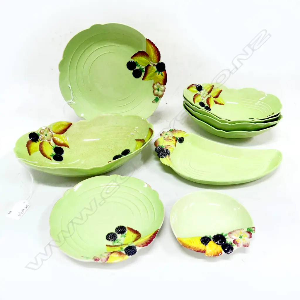 8PCS GREEN CARLTON WARE DISHES BLACKBERRY PATTERN LARGEST 220MM Image 1++
