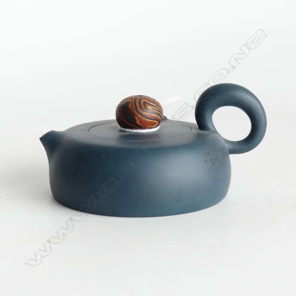 QUALITY YIXING CHINESE TEAPOT BLUE w marbleized finial impressed mark Dia.100mm. Incised marks to side Image 1++