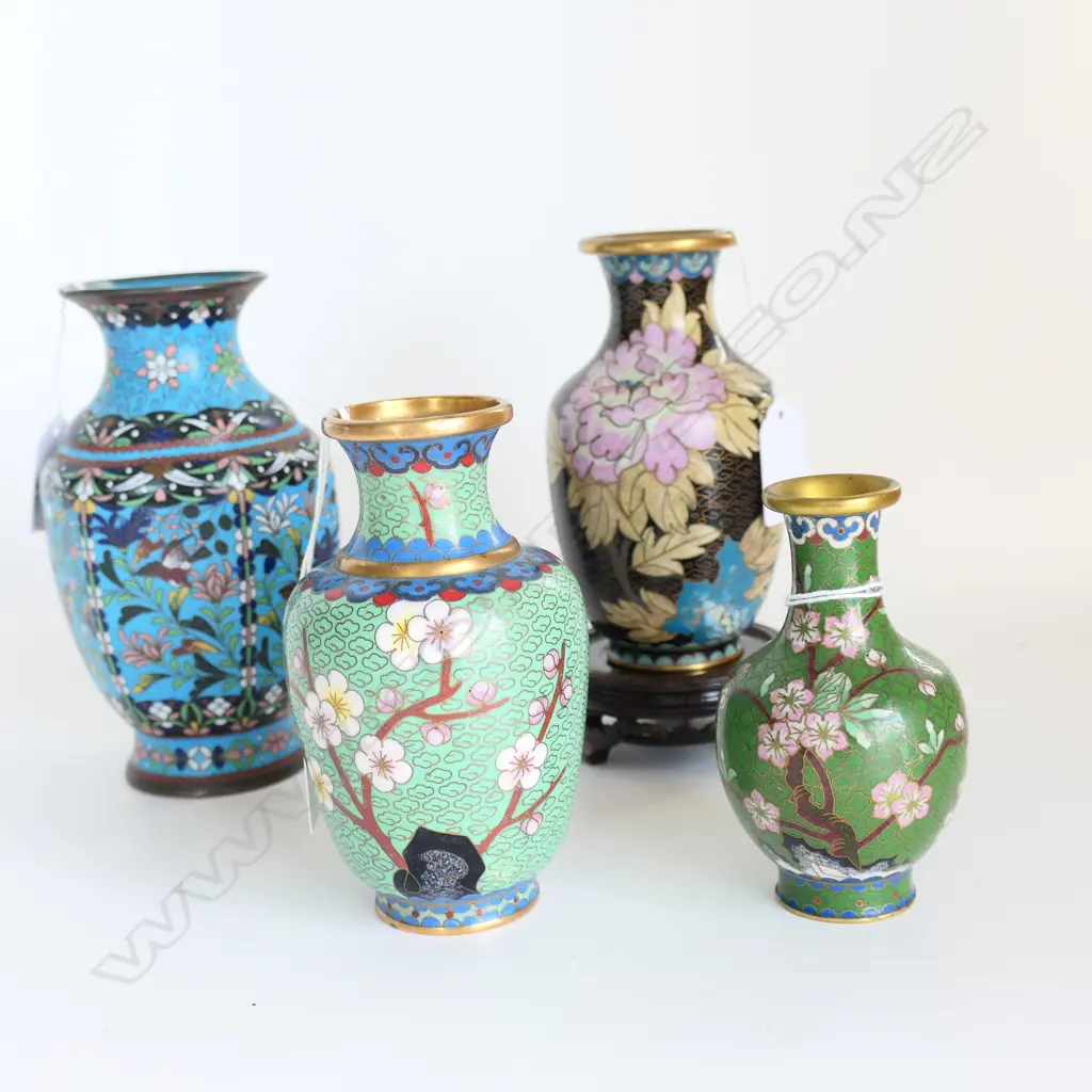 4 ORIENTAL CLOISONNE VASES, VARIOUS SIZES, 1 W STAND Image 1++