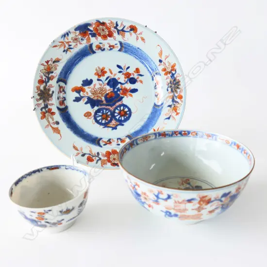 3 PIECES 18TH/19THC CHINESE IMARI, 2 BOWLS & 1 PLATE (REPAIR ), DIA. 90-230mm