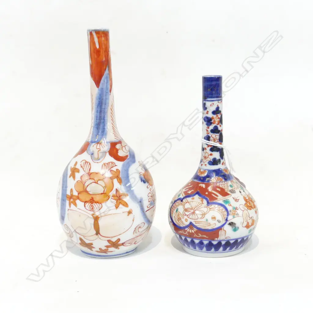 TWO OLD JAPANESE IMARI BOTTLE VASES H.150 & 190mm Image 1++
