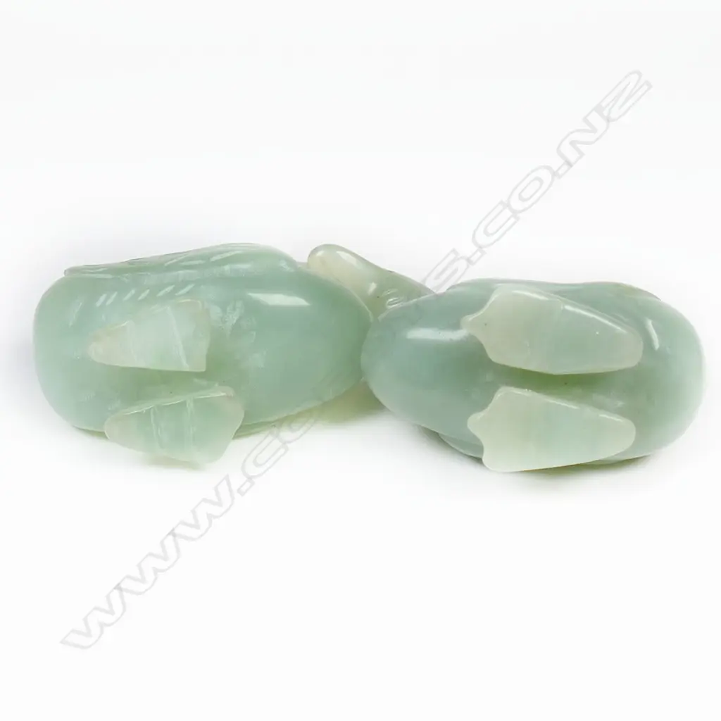 PR CHINESE JADE/AVENTURINE CARVED DUCKS 55mm, 1 w short foot Image 1++