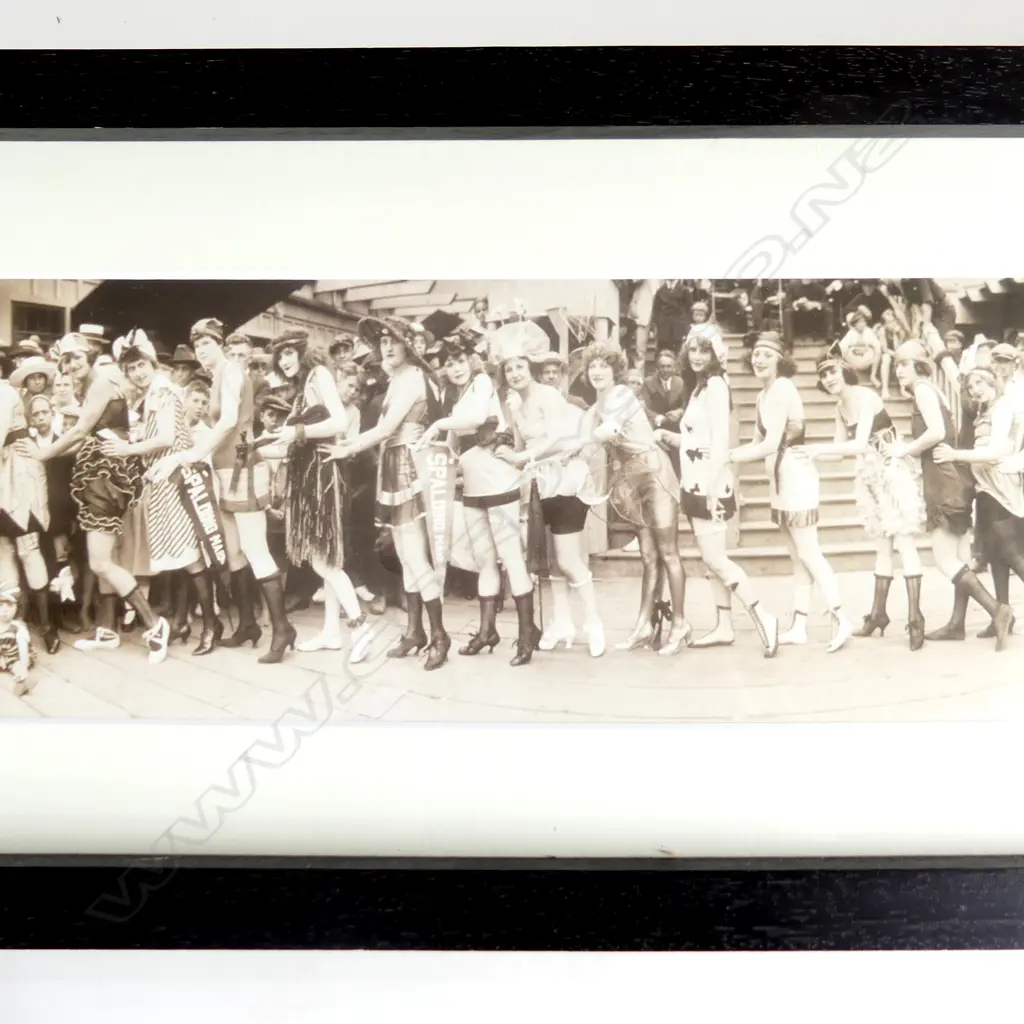REPRINT 1920'S BATHING GIRL PARADE PANORAMIC PHOTO 'SPALDING MAID' L.1110mm Image 1++