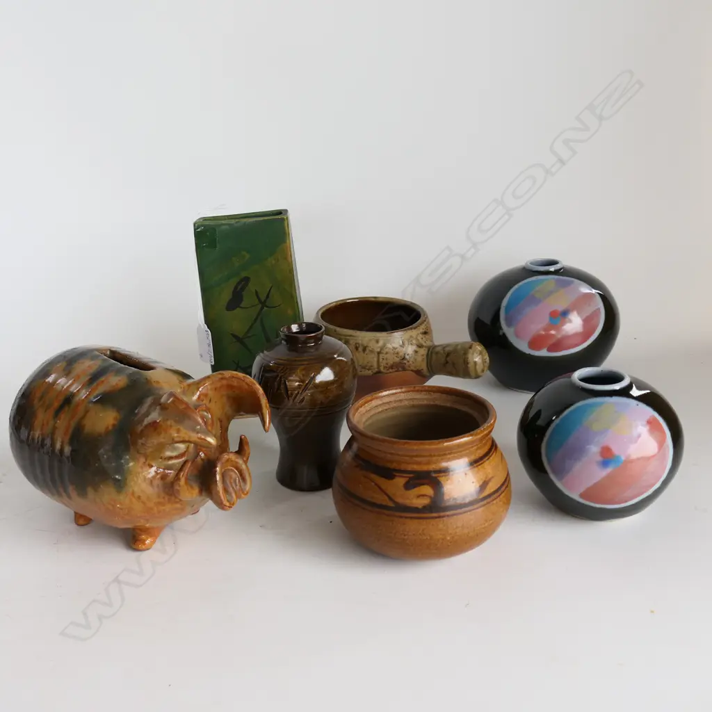 7 PCES ASST. STUDIO POTTERY; 4 VASES, 2 CONTAINERS (1 DULL), PIGGY BANK L.170mm Image 1++