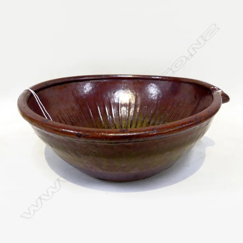 LEN CASTLE STONEWARE POURING BOWL c.1970s 220mm dia Image 1++