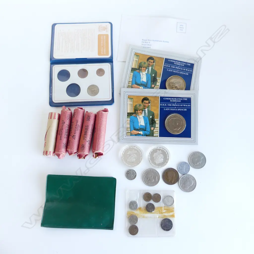 BAG ASST. WORLD COINAGE; UK / HAWAIIAN PENNIES ETC Image 1++