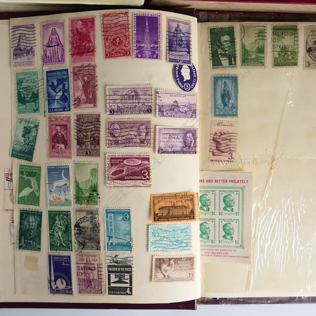 3 ALBUMS WORLD STAMPS: NZ. AUSTRALIAN. NETHERLANDS. ETC Image 1++