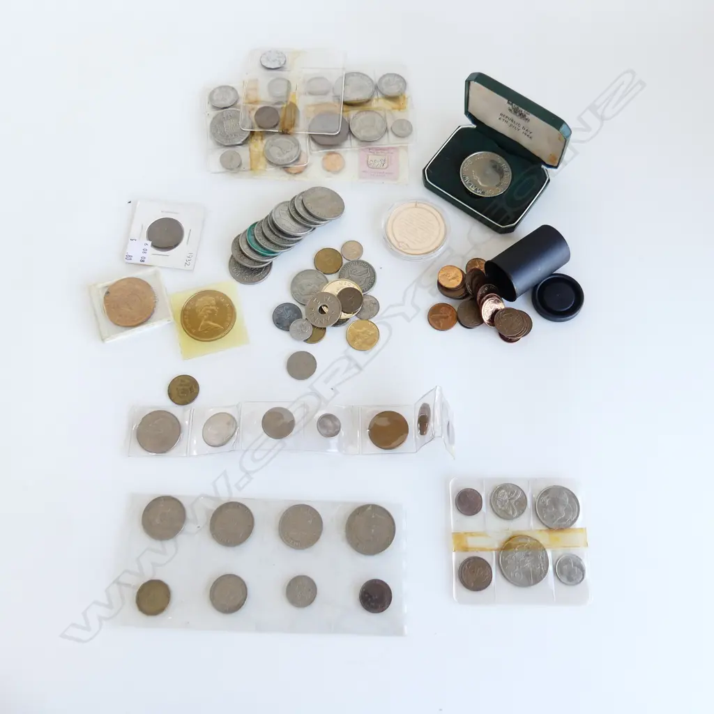 BAG ASST. WORLD COINAGE Image 1++