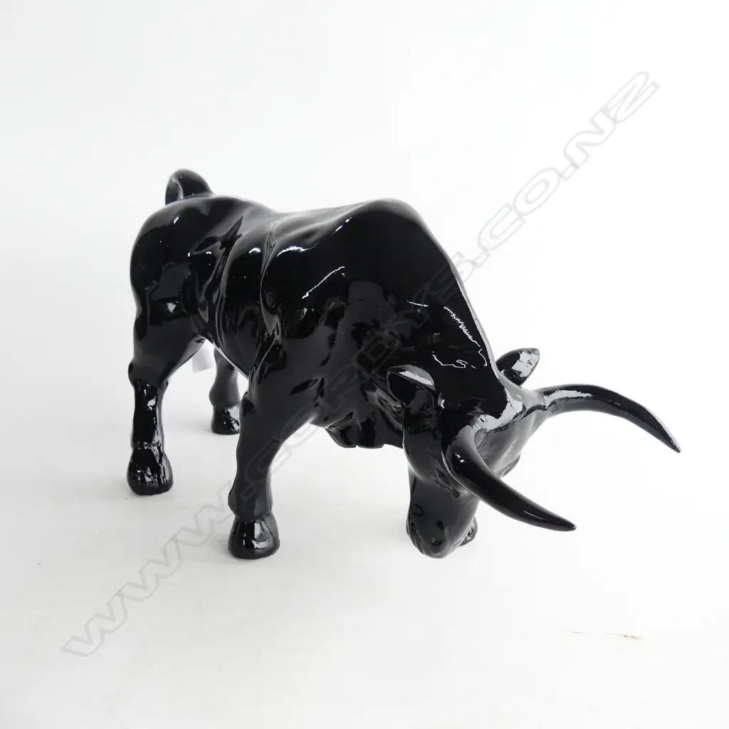 BLACK PLASTIC BULL L.390mm horns repaired Image 1++