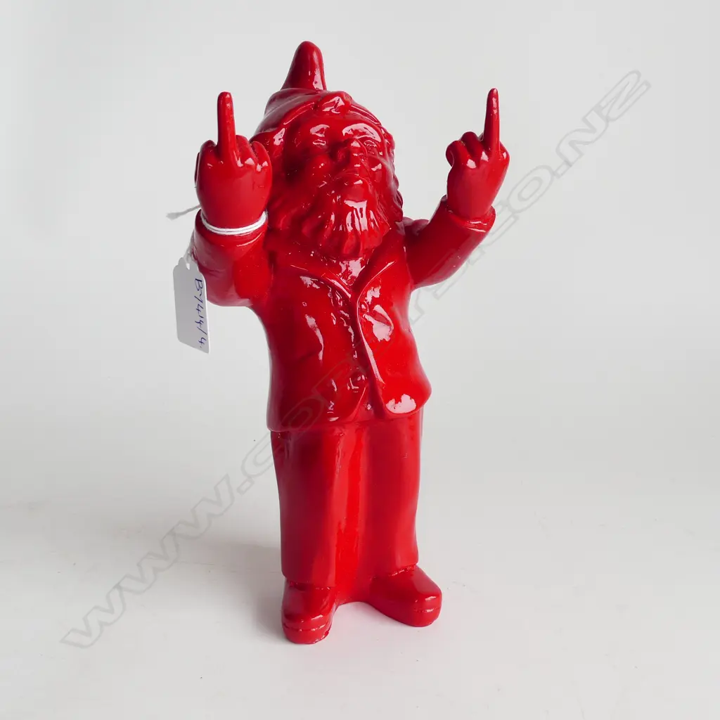 RED RESIN GNOME PULLING BOTH FINGERS H.240mm Image 1++