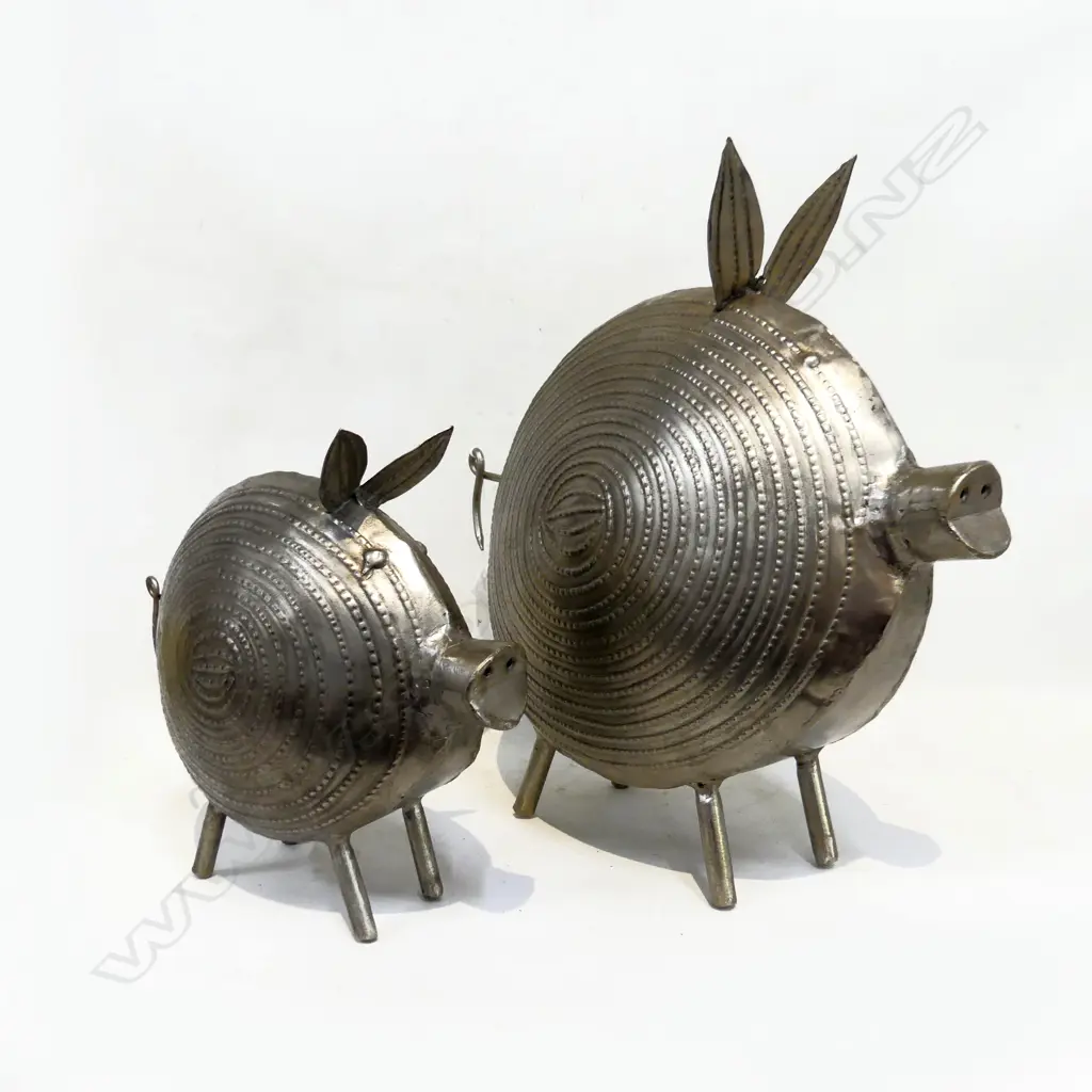 PAIR OF ORNAMENTAL METAL PIGS, H.230-340MM Image 1++