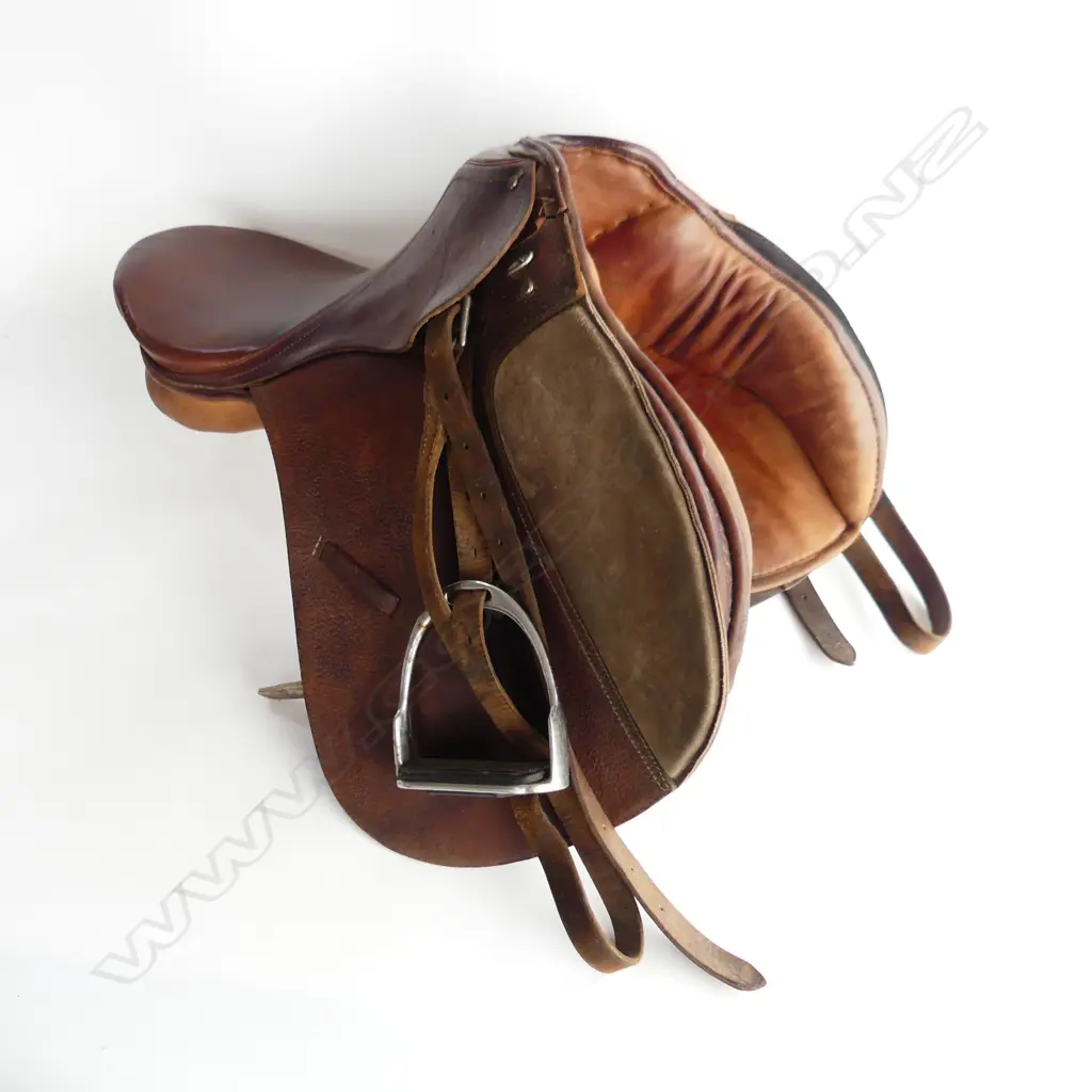 LEATHER HORSE SADDLE  Image 1++
