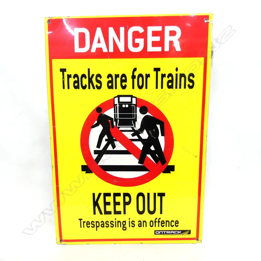 NZ RAILWAY DANGER SIGN, 400X610MM Image 1++