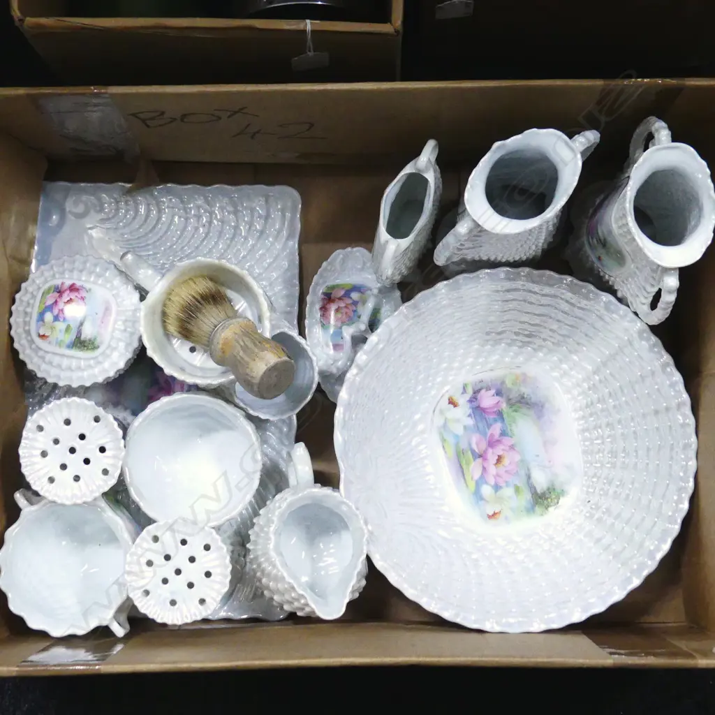 14PCS CZECHOSLOVAKIAN CHINA PEARL pattern VINTAGE DRESSING TABLE SET TALLEST 210mm Image 1++