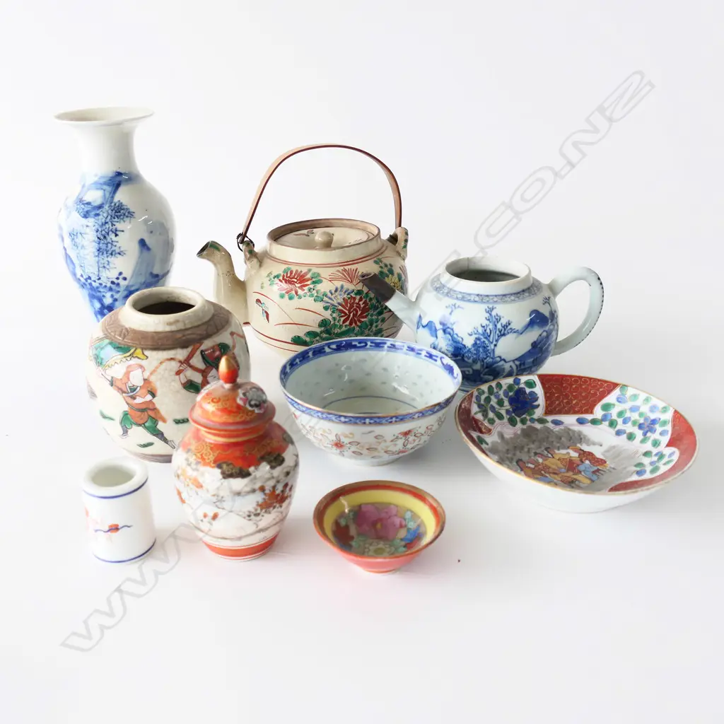 9 PCS ORIENTAL CHINA: BOWLS, TEAPOTS & VASE, SOME WITH AGE, SOME FAULTED, TALLEST: 200mm Image 1++