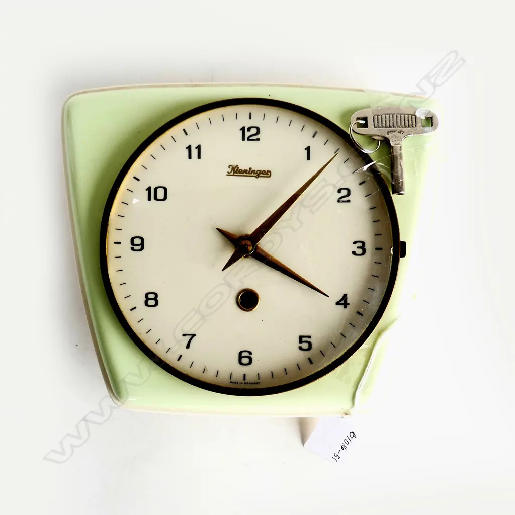 VINTAGE PALE GRN DECO GERMAN WALL CLOCK w KEY Image 1++