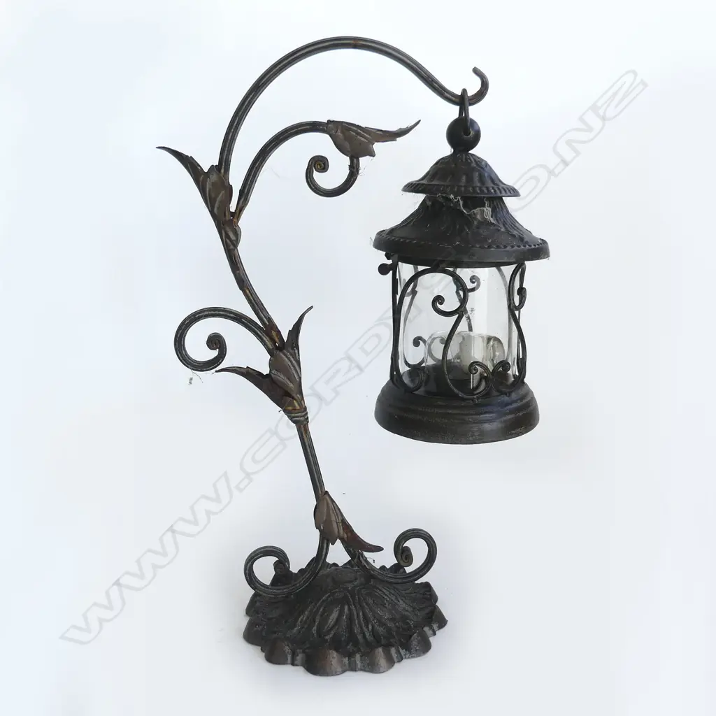 OLD SCROLLED METAL HANGING CANDLE HOLDER  Image 1++