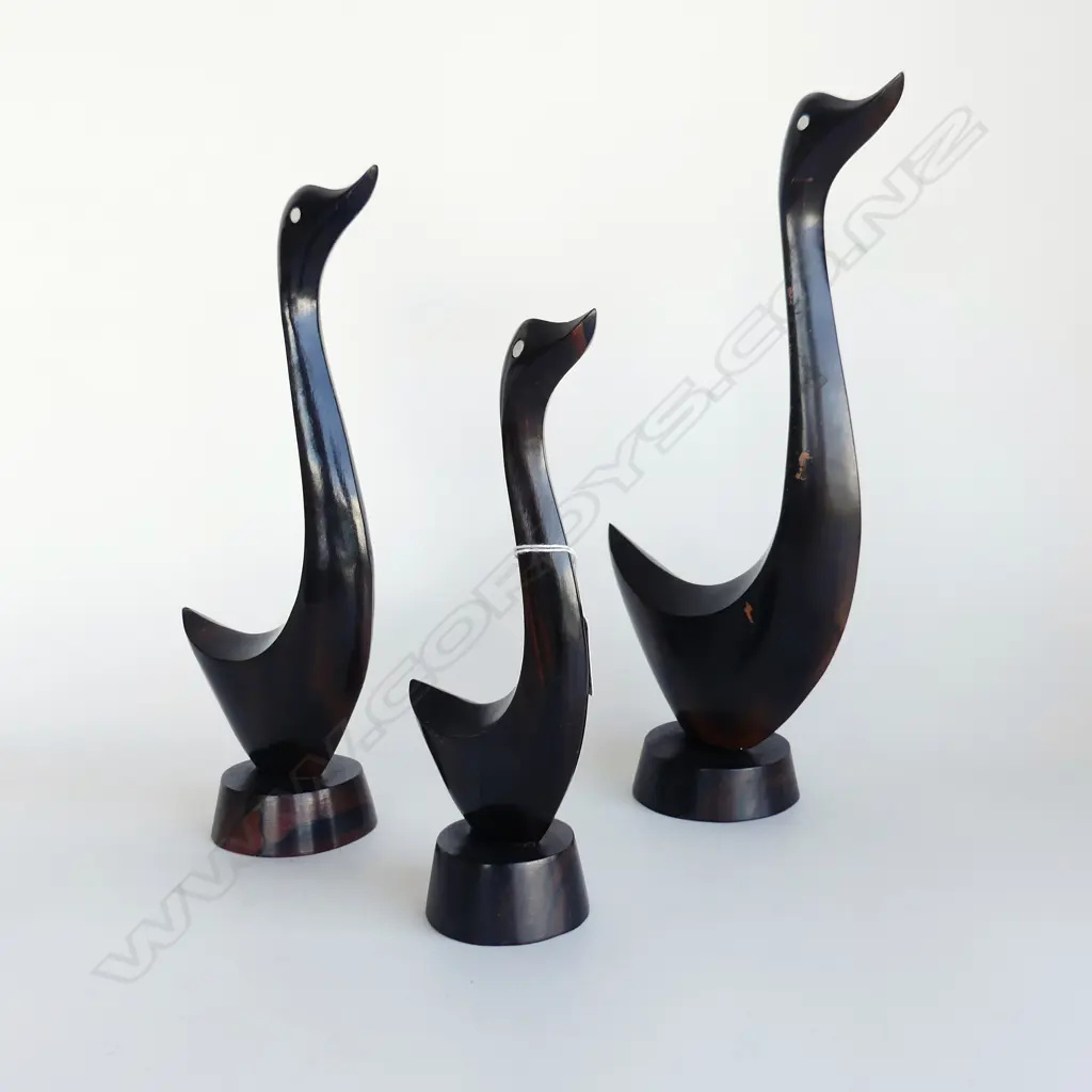 3 GRADUATED WOODEN DUCKS H.350mm Image 1++