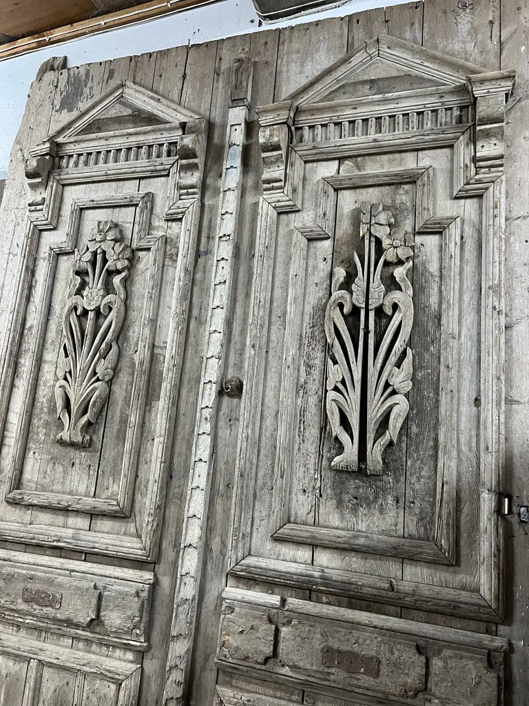 LGE EUROPEAN RUSTIC COUNTRY HOUSE DOOR looks like a pr but is 1 door H.2750mm. W.1750mm. Image 1++