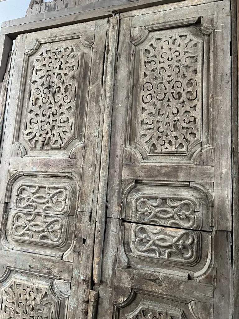 PR LGE EUROPEAN RUSTIC COUNTRY HOUSE DOORS H.2400mm. W.1480mm. Some distress Image 1++