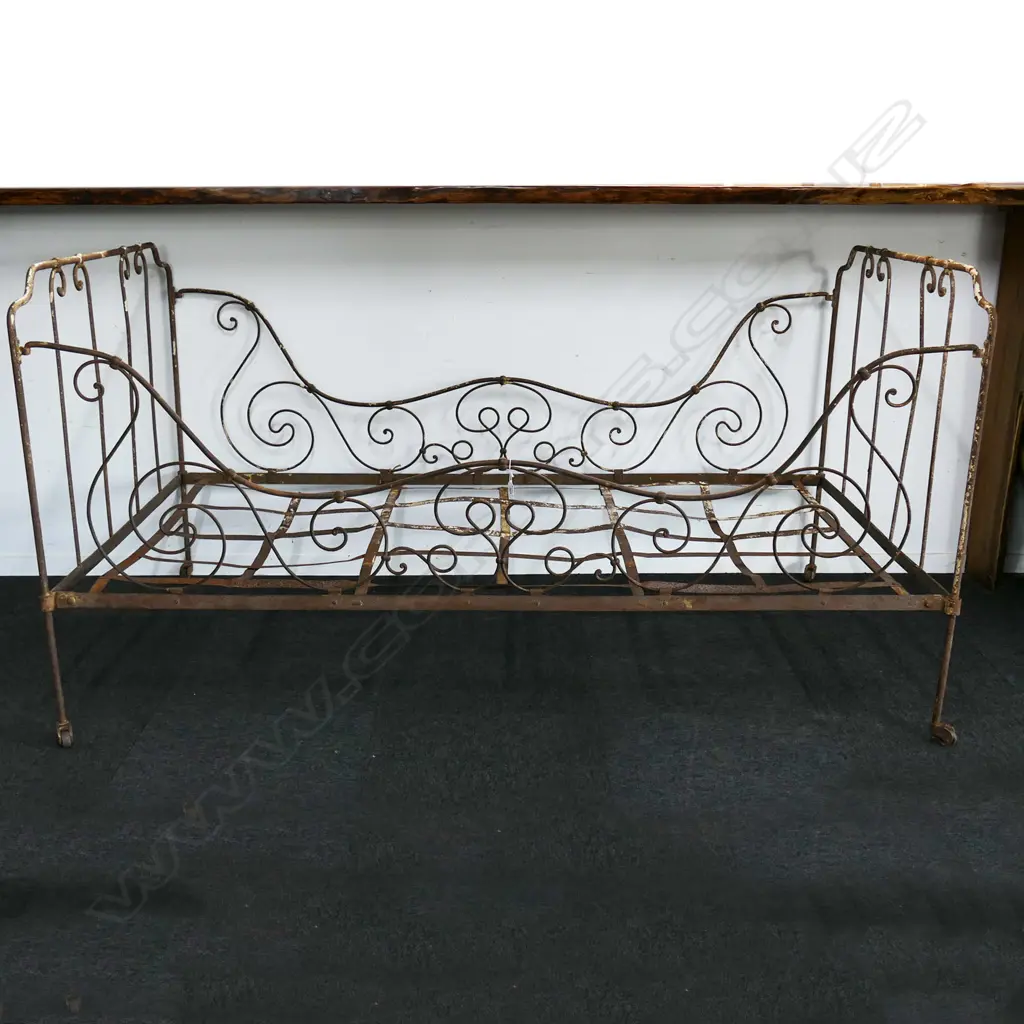 FRENCH WROUGHT IRON DAY BED Image 1++