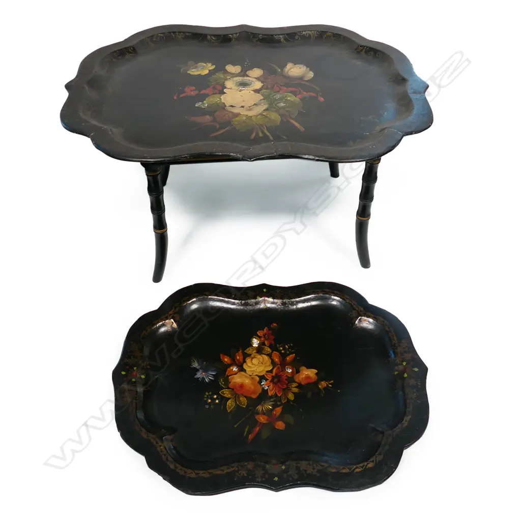 A Victorian papier-mâché tray and tray top table, Image 1++