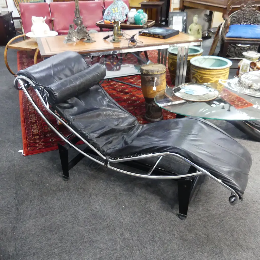 LC4 BLACK LEATHER CHAISE LOUNGE L.1600mm Image 1++