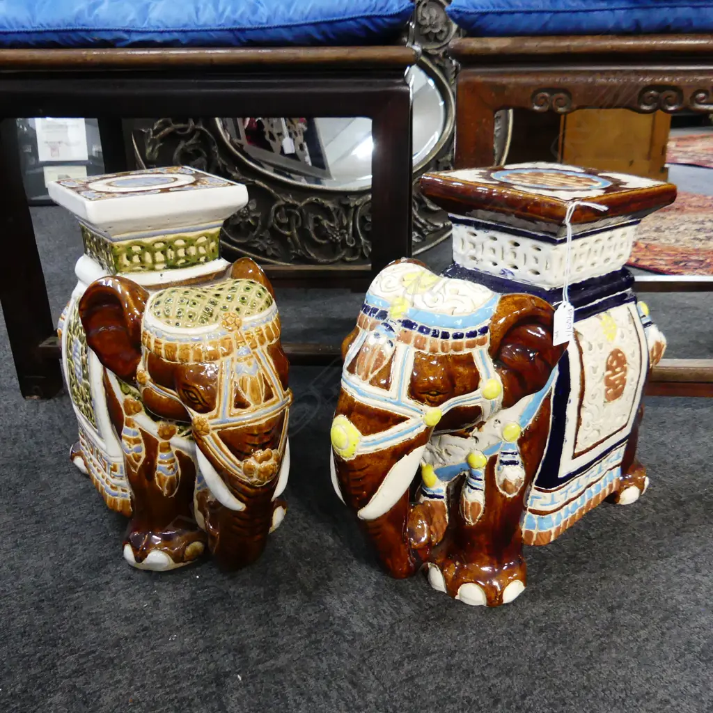 PR CERAMIC ELEPHANT STOOLS H.380mm Image 1++