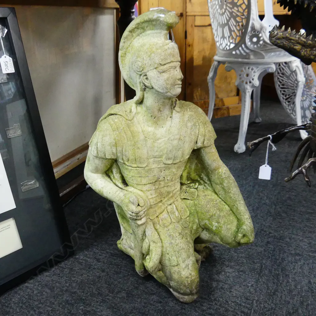 CONCRETE ROMAN CENTURIAN GARDEN STATUE H.570mm Image 1++