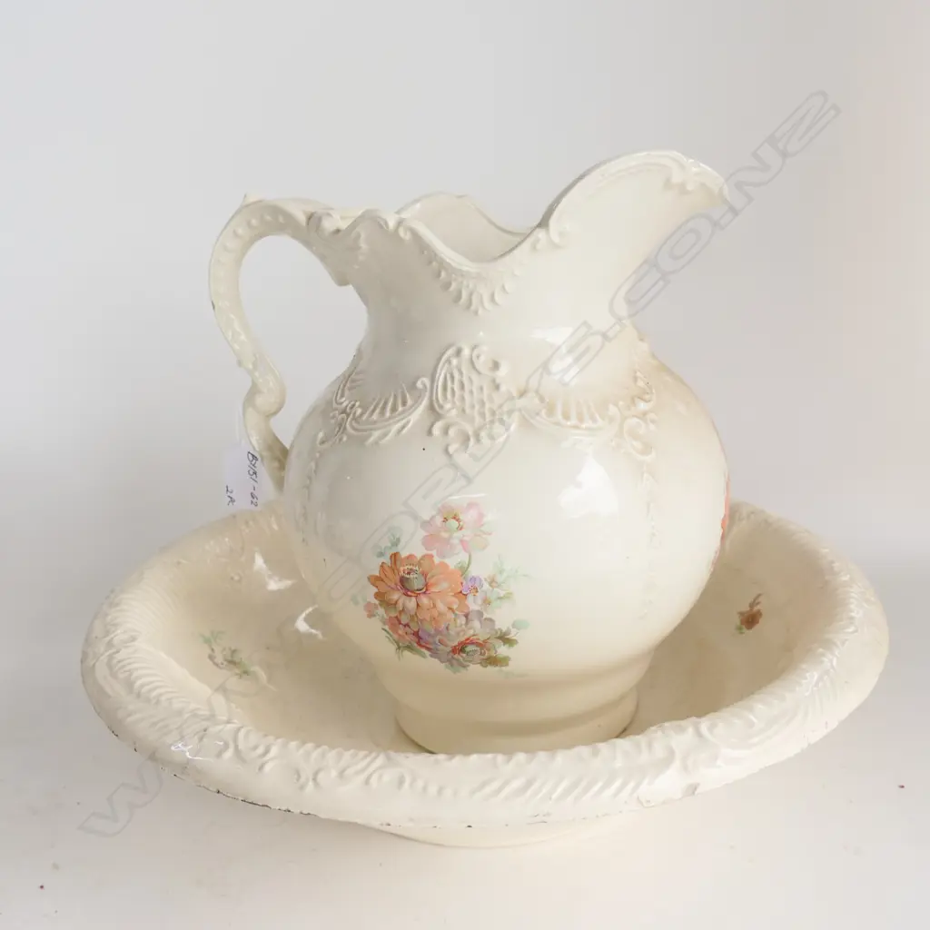 LRG VICTORIAN STYLE WASHBOWL & PITCHER, BOTH CHIPPED Image 1++