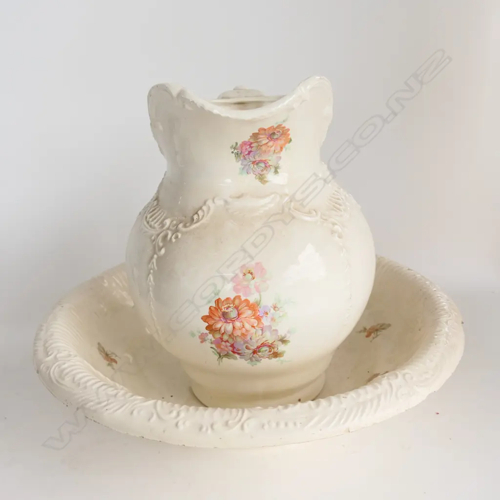 LRG VICTORIAN STYLE WASHBOWL & PITCHER, BOTH CHIPPED Image 1++