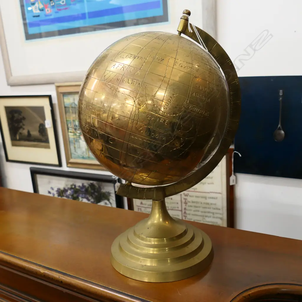 LG BRASS GLOBE H.420mm Image 1++