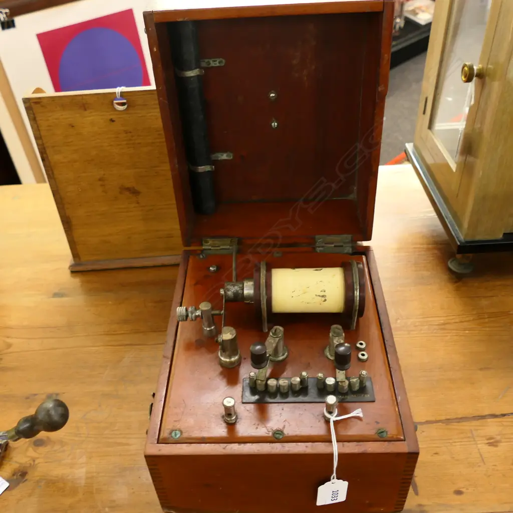 VINTAGE MEDICAL APPARATUS [ELECTRIC SHOCK?] Image 1++