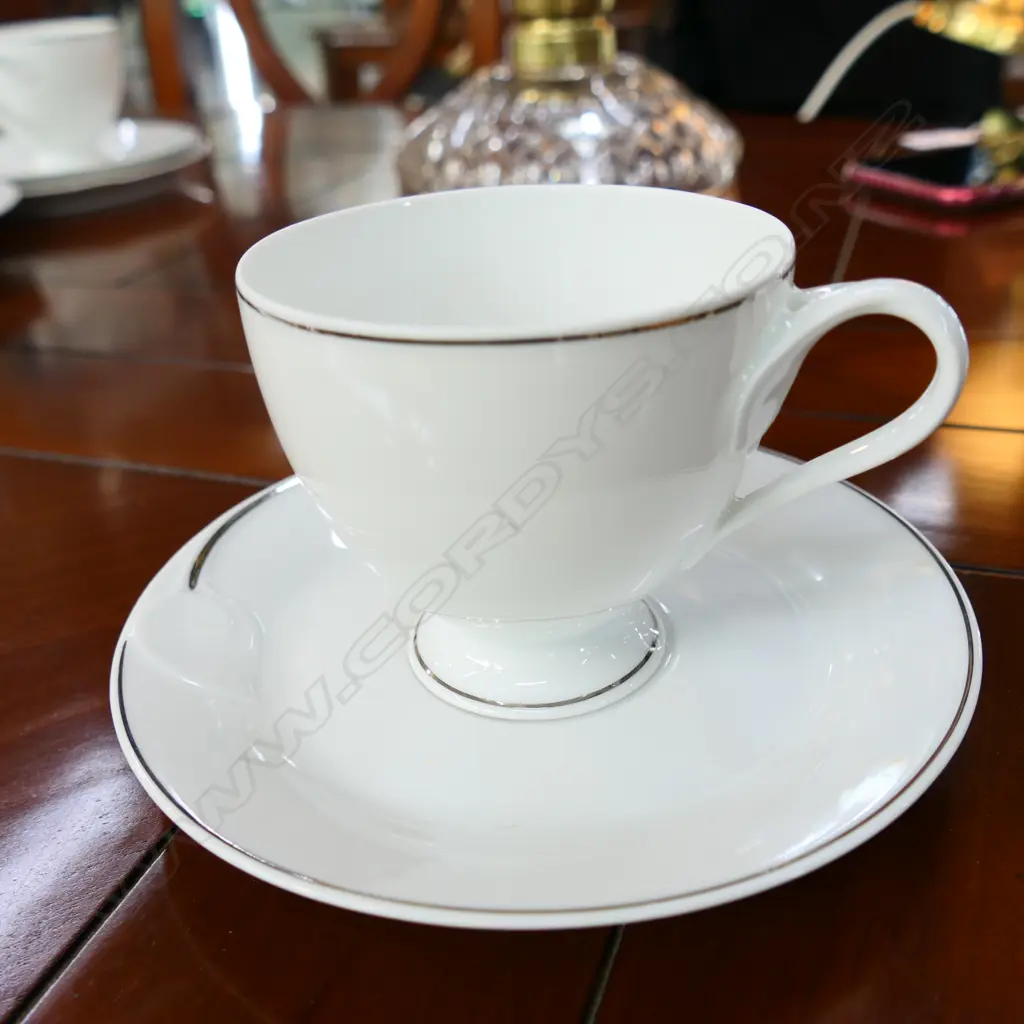 LG HUTSCHENEUTHER 6 PLACE DINNER SET... Image 1++