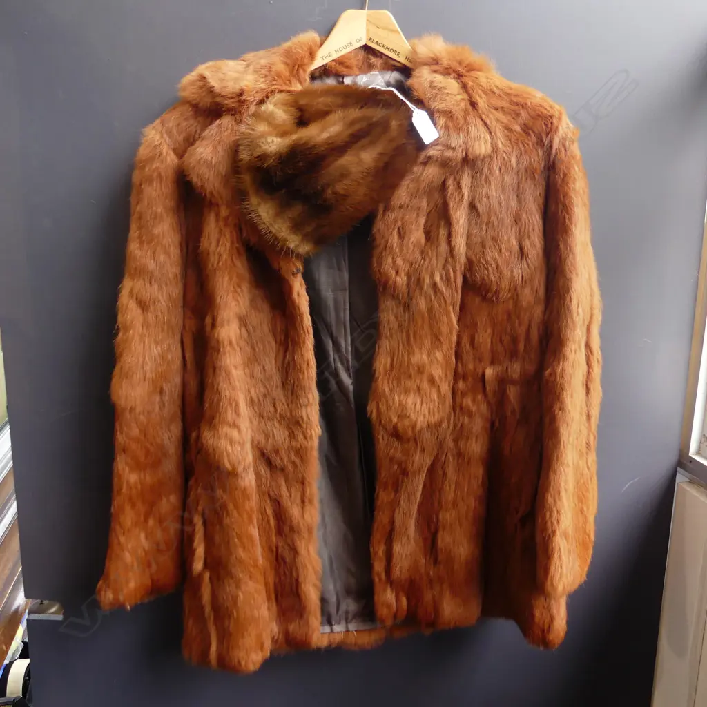 LADIES VINTAGE FUR JACKET & HAT Image 1++