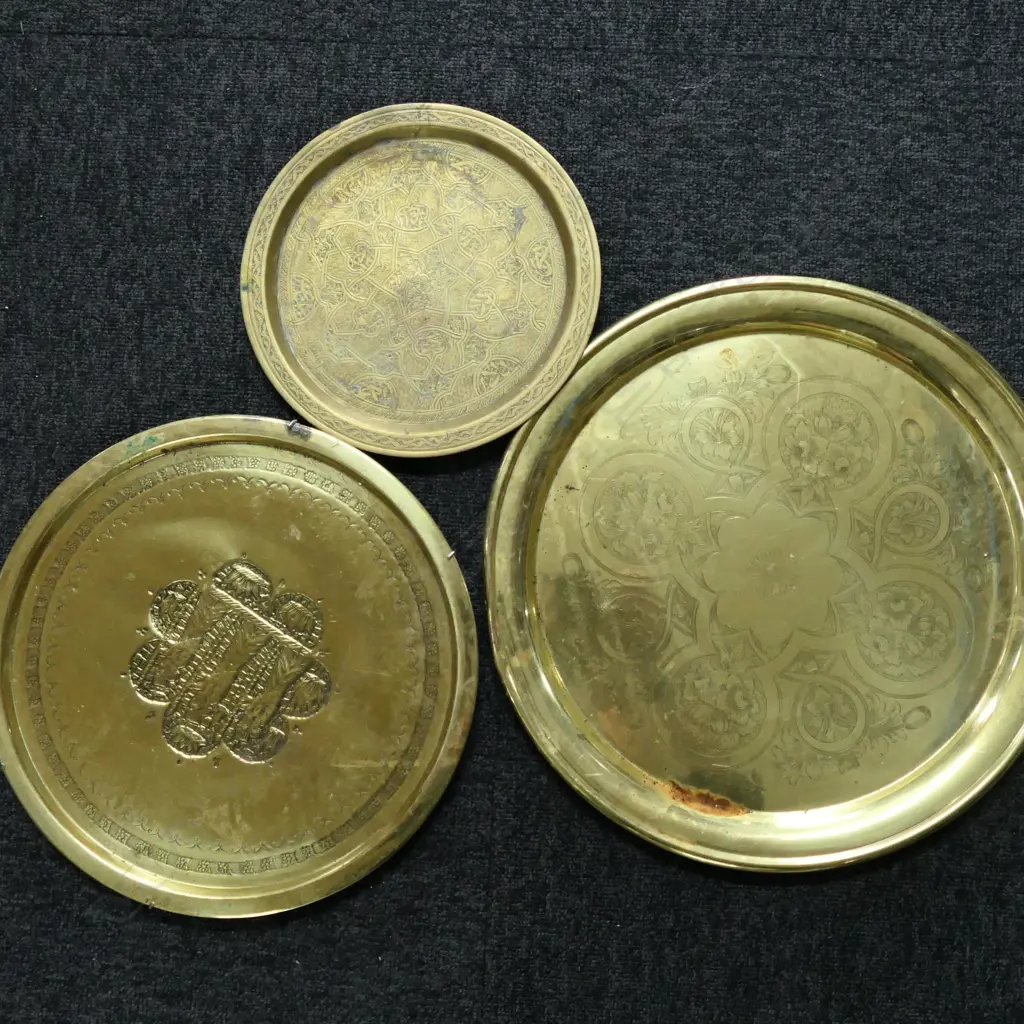 3 BRASS MID EASTERN TRAYS LRGEST D.400mm  Image 1++