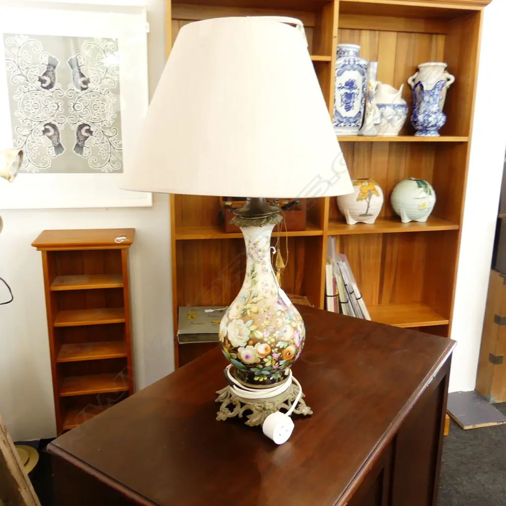 FLORAL CERAMIC TABLE LAMP SHADE FAULTED H.700mm Image 1++
