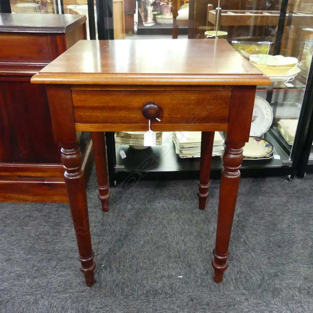 MAHOGANY SIDE TABLE 455x395x610mm Image 1++