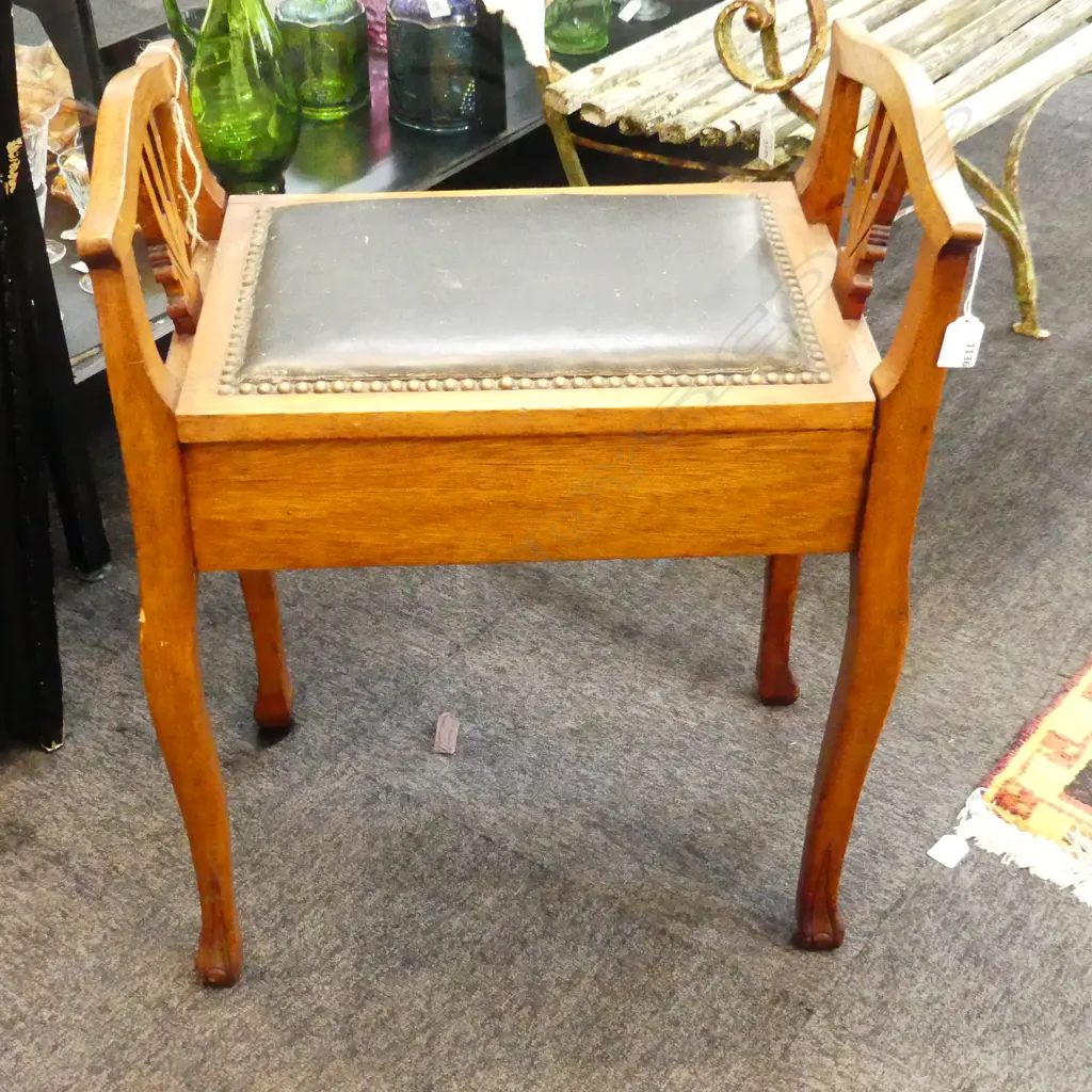 EARLY 20thC OAK PIANO STOOL w. LIFT UP LEATHER SEAT Image 1++